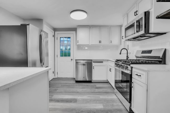 Foto del edificio - 1209 Cloverfield Dr