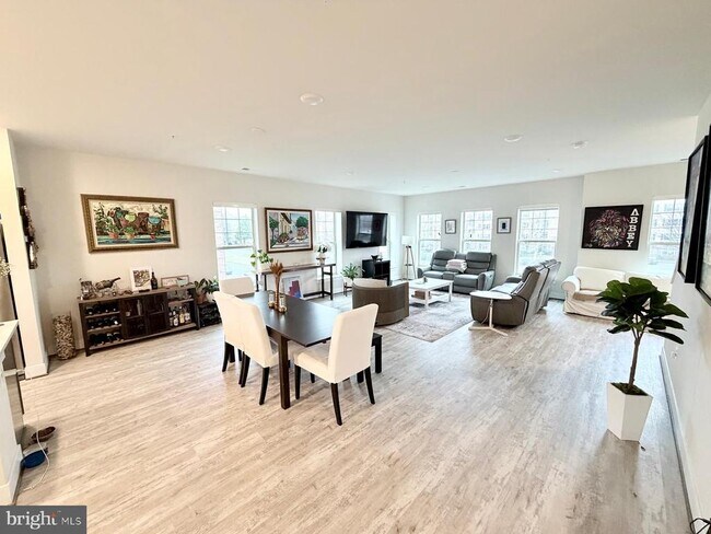 Foto del edificio - 9584 Fields Rd