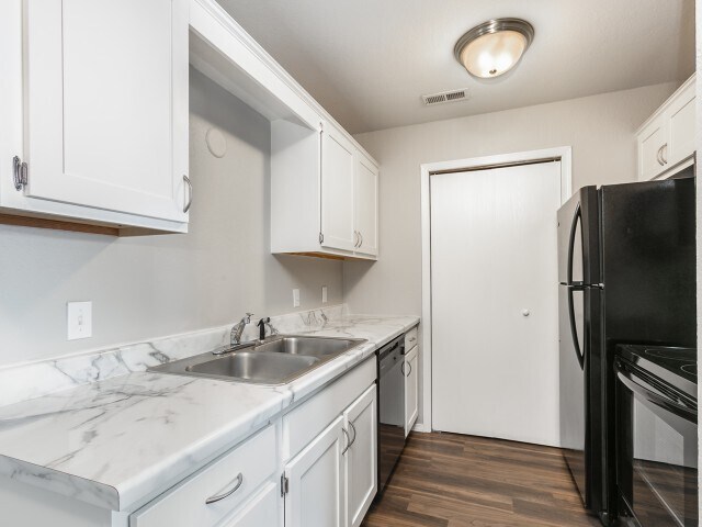 Foto del edificio - Maple Gardens Apartments