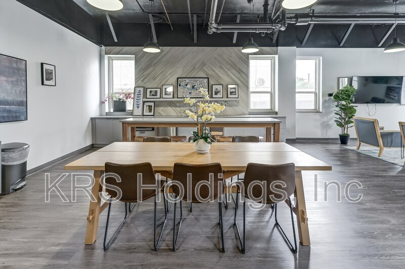 Foto del edificio - 311 W Franklin St