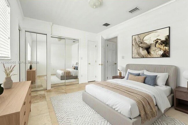 Foto del edificio - 1856 NE 46th St