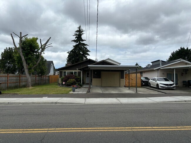 Building Photo - Updated 4-Bed Rambler For Rent in Tacoma!
