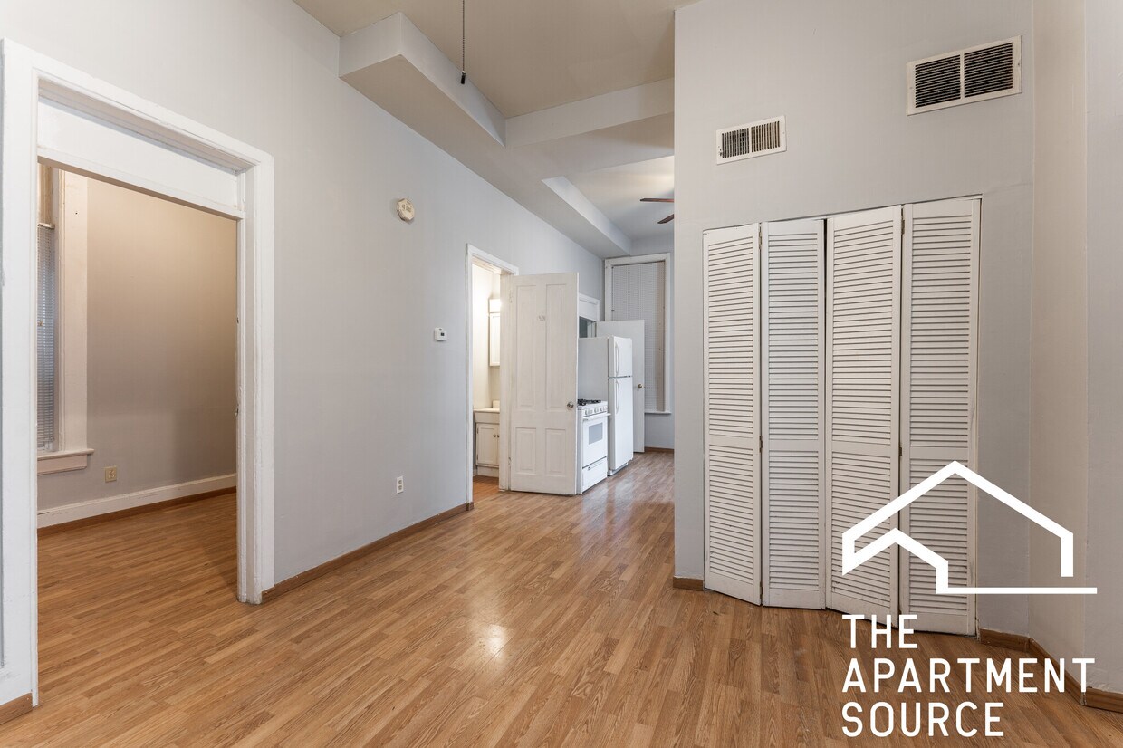 Foto principal - 1429 N Elk Grove Ave