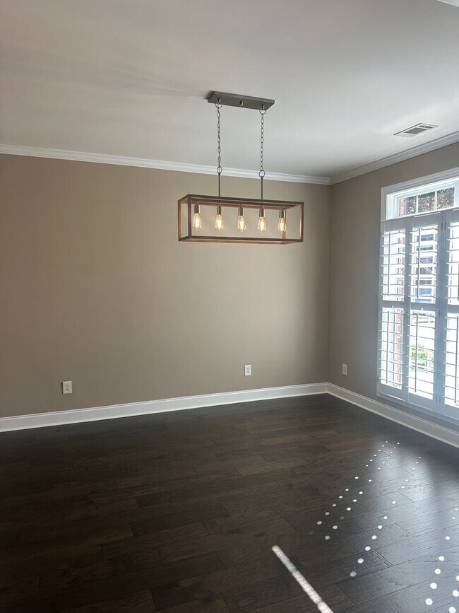 Foto del edificio - 937 Brenau Point Dr