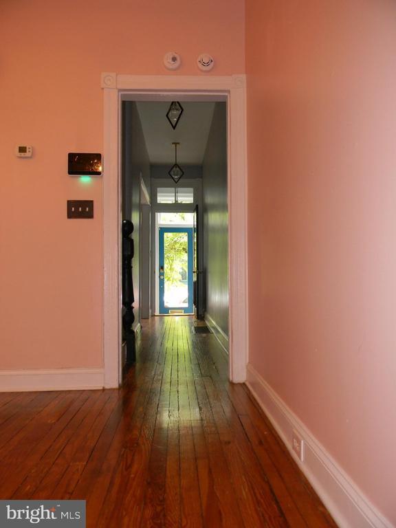 Primary Photo - 9 N Collington Ave