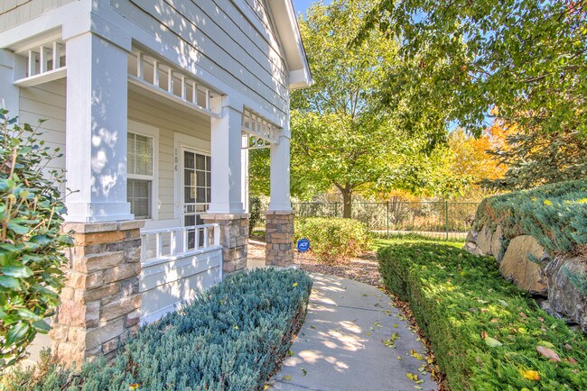 Building Photo - 8300 S Fairmount Dr