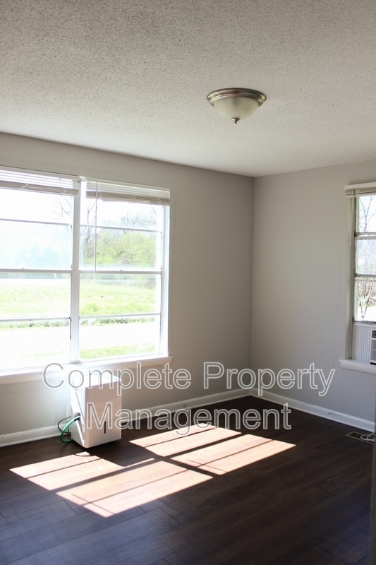 Foto del edificio - 5320 Java Ave