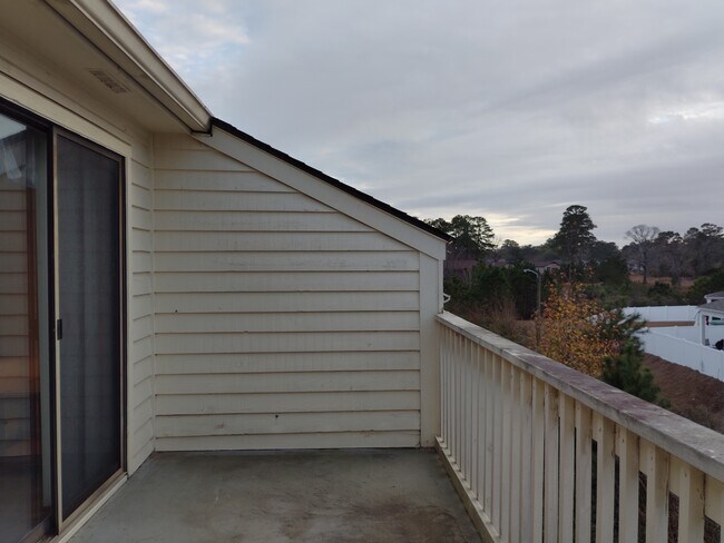 Foto del edificio - 510 Fairwood Lakes Dr