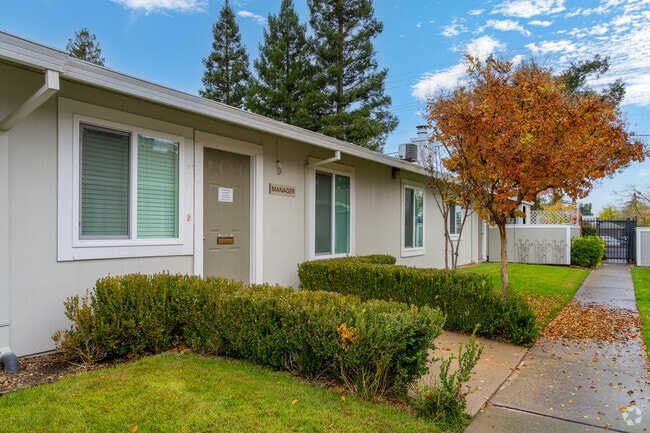 Alternate - El Camino Place