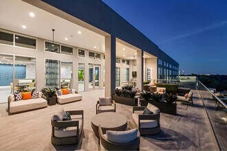 Building Photo - 1317 Post Oak Park Dr