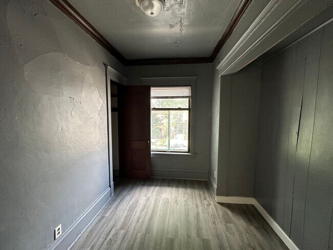 Building Photo - 2876 N 26th St