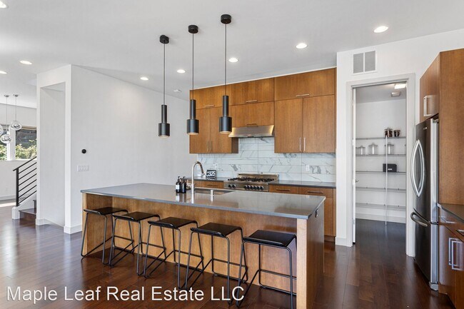 Foto del edificio - 3 br, 4 bath House - 2516 East Helen Street