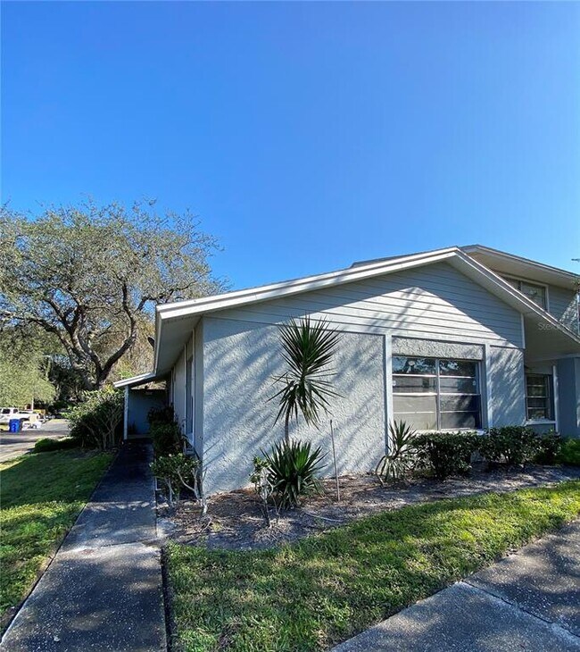 Foto del edificio - 14621 Lake Forest Dr