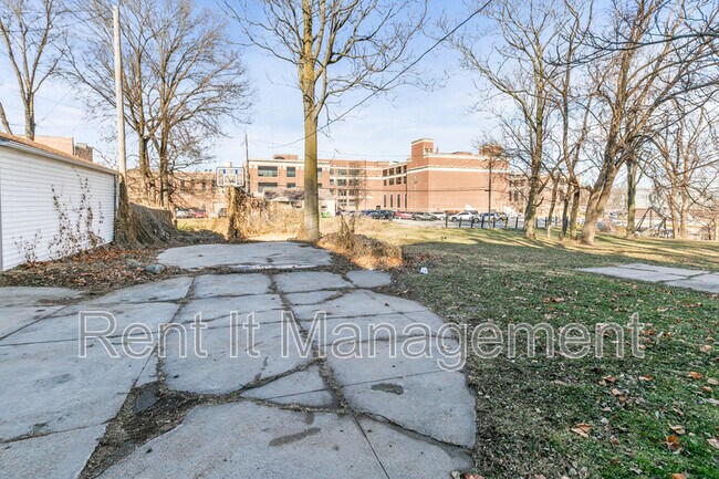 Foto del edificio - 3222 Webster St