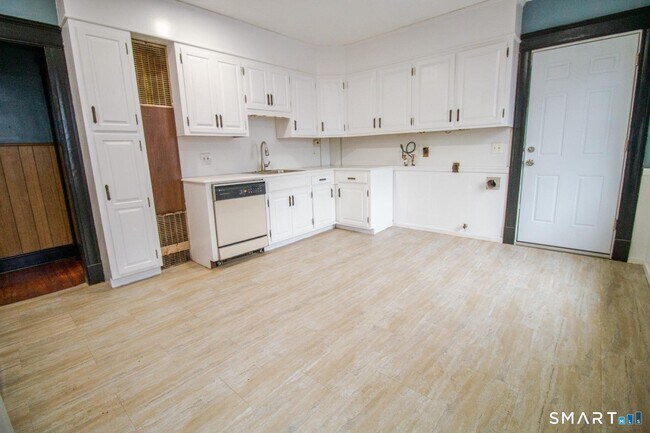 Foto del edificio - 73 Lounsbury St