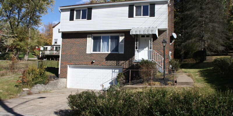 Primary Photo - 2 Sunnyside Drive