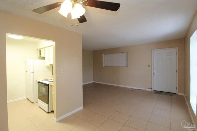 Building Photo - 600 Scenic Hwy