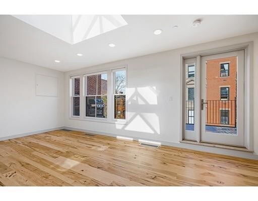 Foto del edificio - 163 Newbury St