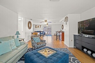 Building Photo - 7021 Sonata Dr