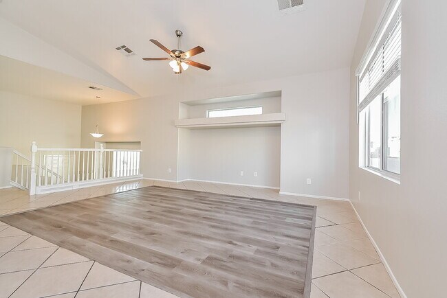 Foto del edificio - 9729 Red Horse St