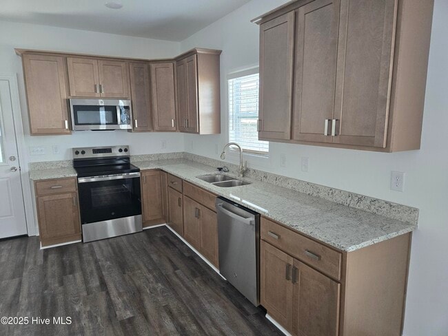 Building Photo - 813A Sarah Rebecca Dr