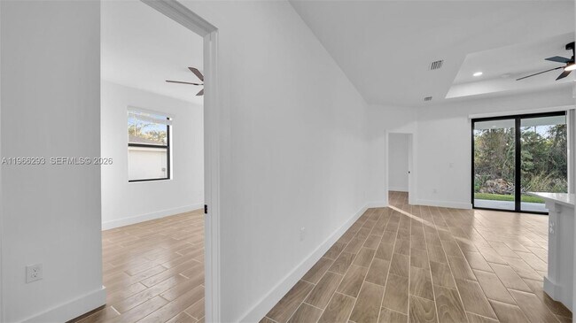 Foto del edificio - 706 Homer Ave S