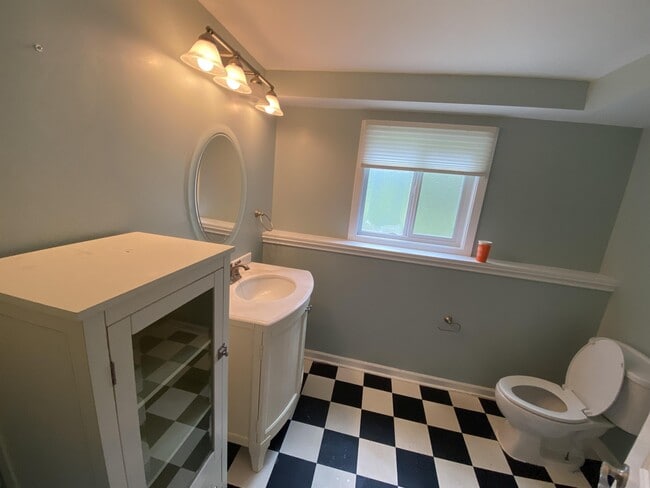 Building Photo - 2579 Sugarpine St