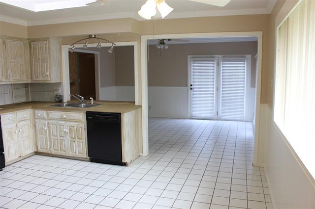 Building Photo - 2505 Peppertree Pl