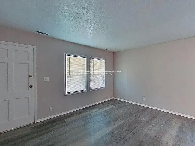 Foto del edificio - 5613 Norton Ave