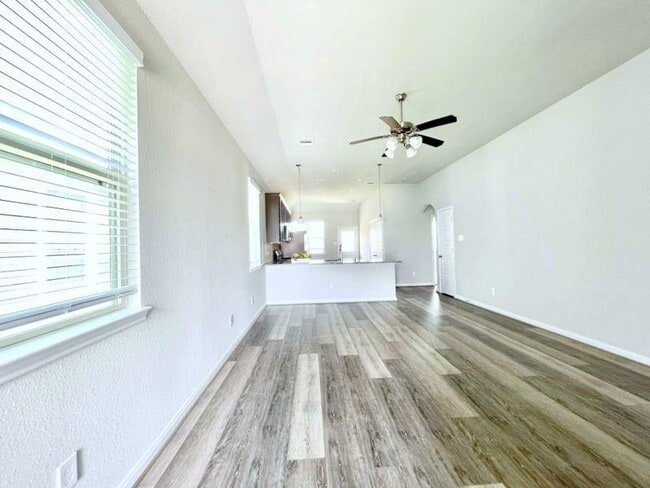 Foto del edificio - 4238 Freeboard Ln