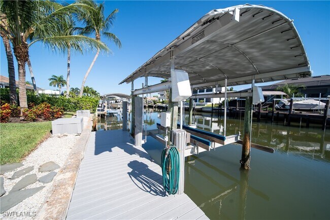 Foto del edificio - 911 Heron Ct