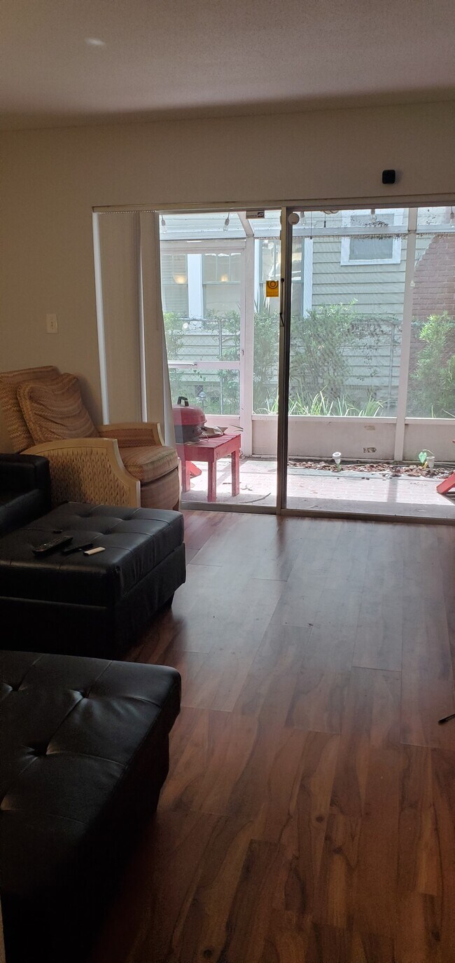 Foto del edificio - 621 Cathcart Ave