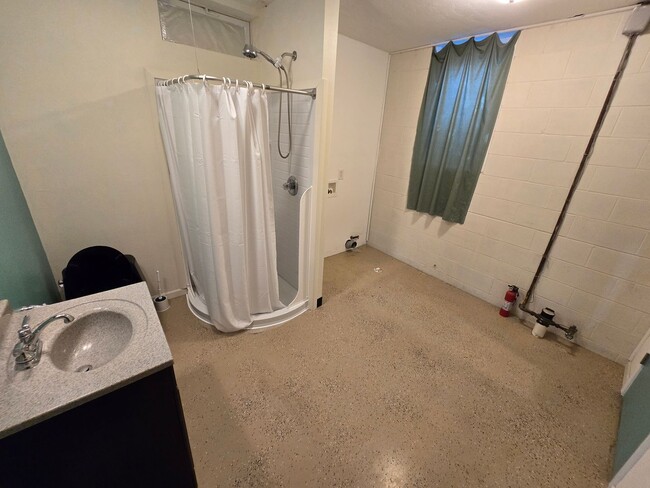 Foto del edificio - $1,600 - 3 Bedroom 2.5 Bath Home