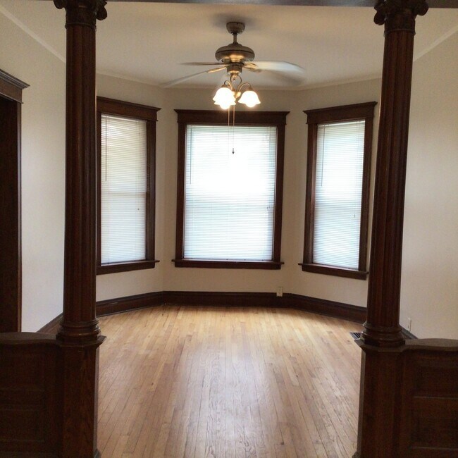 Foto del edificio - 3737 W Belden Ave