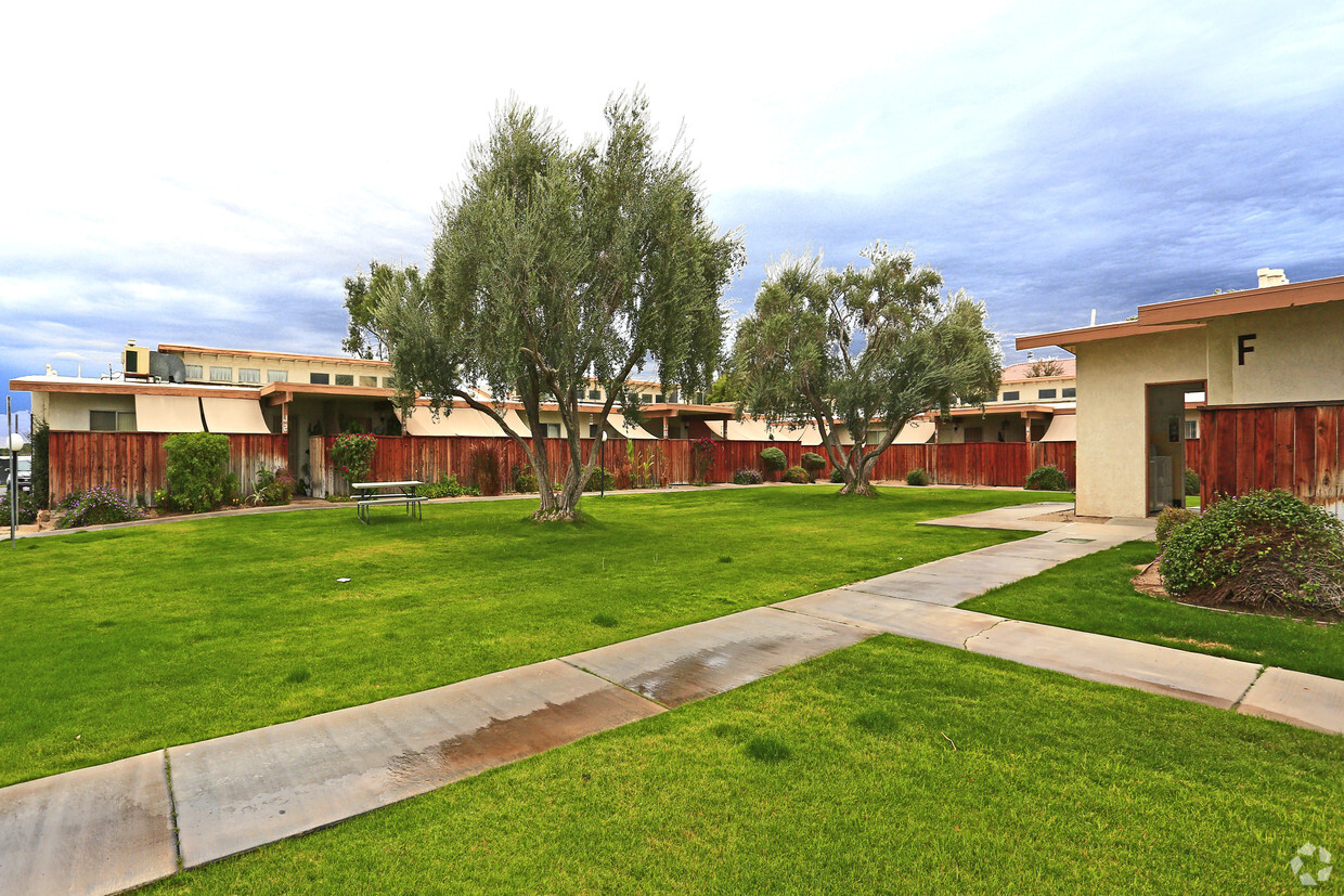 Primary Photo - Washington Street Apartments