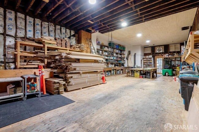 Building Photo - 2530 3rd St