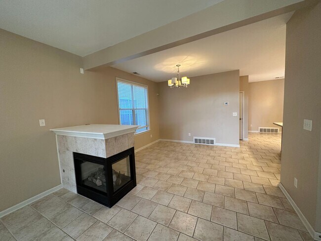 Foto del edificio - Spacious River Point Home Move In Ready! U...