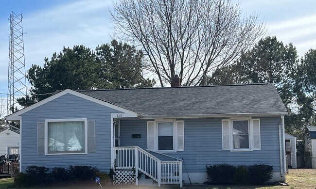 Building Photo - 610 Woodfin Rd