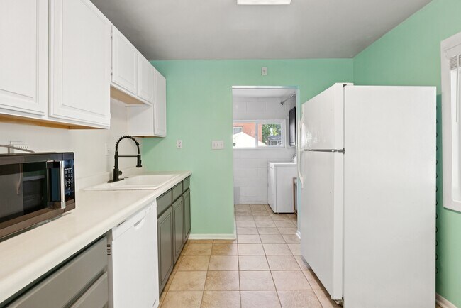 Foto del edificio - 320 E Cleveland Ave