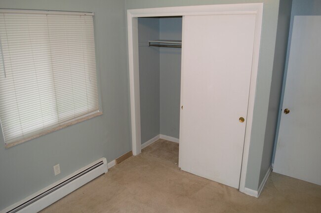 Bedroom 2 - 7777 W Bancroft St