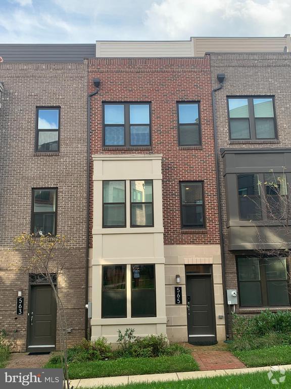 Building Photo - 565 Shorthorn Way