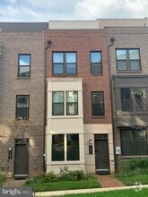 Building Photo - 565 Shorthorn Way