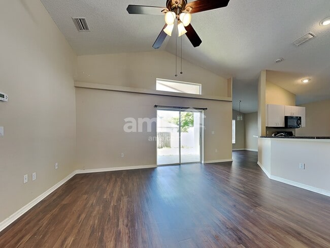 Building Photo - 10250 Peoples Loop