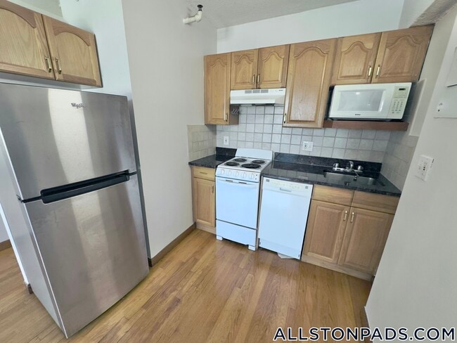 Building Photo - 1110 Commonwealth Ave