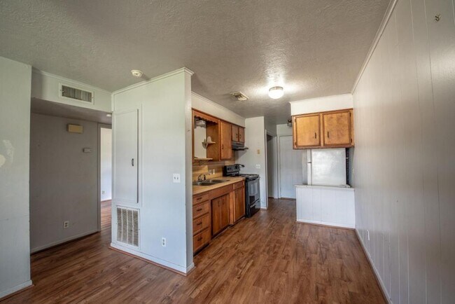 Foto del edificio - 1801 Cheryl Dr