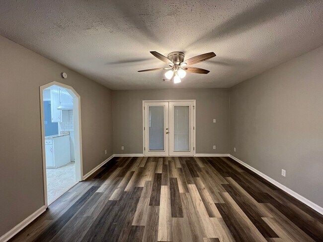 Foto del edificio - Home for Rent in Gunter Grove