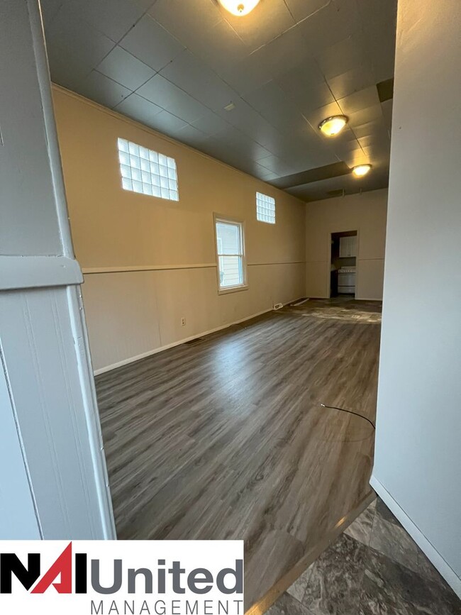 Building Photo - Two bedroom, One bathroom Unit for Rent