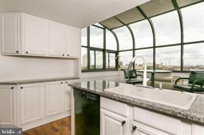 Bi-Level Penthouse with 3 Balconies & Delaware River Views | 3 Bed, 3 Bath | Society Hill - Bi-Level Penthouse with 3 Balconies & Delaware River Views | 3 Bed, 3 Bath | Society Hill