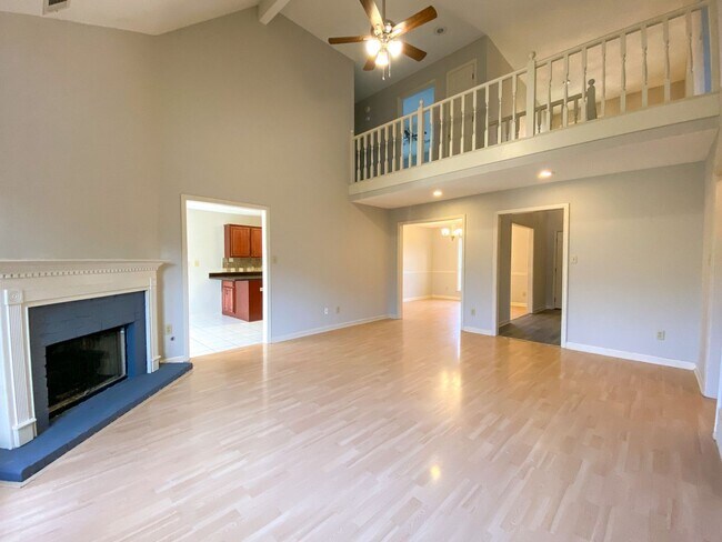 Building Photo - 8294 Floral Spring Dr