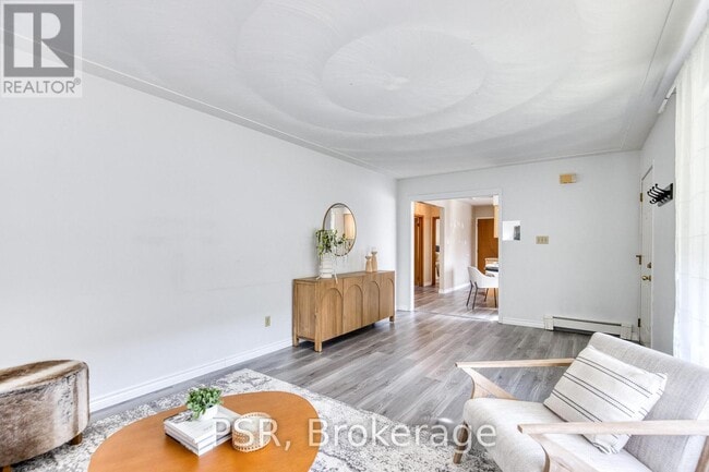 Photo du bâtiment - 80 Westwood Dr